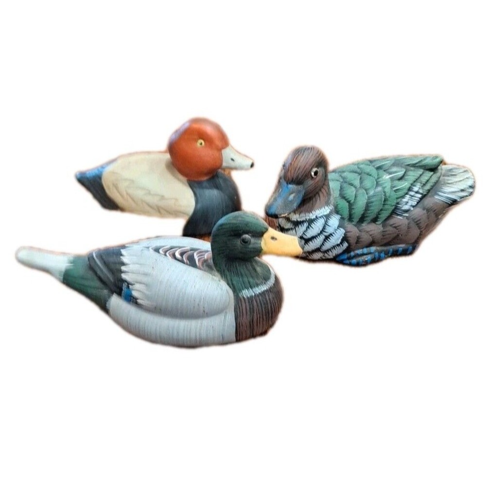 Set Of 3 Minature Ducks Ceramic  5x3 Inches Tall Cute Cottage Man Cave Country